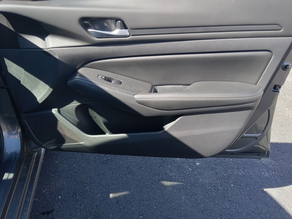 2025 Nissan Altima Image 11