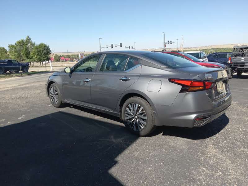 2025 Nissan Altima Image 18