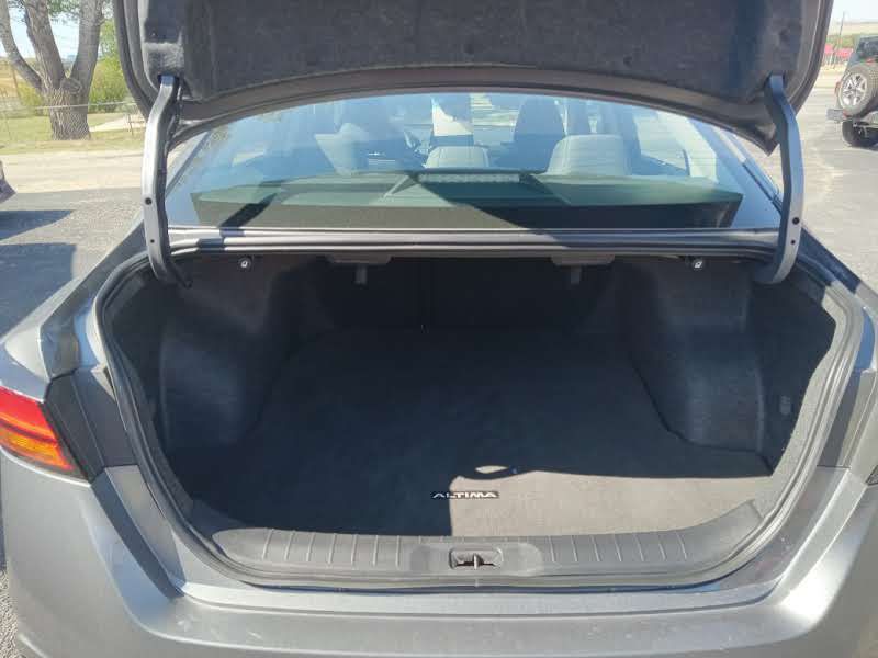 2025 Nissan Altima Image 30