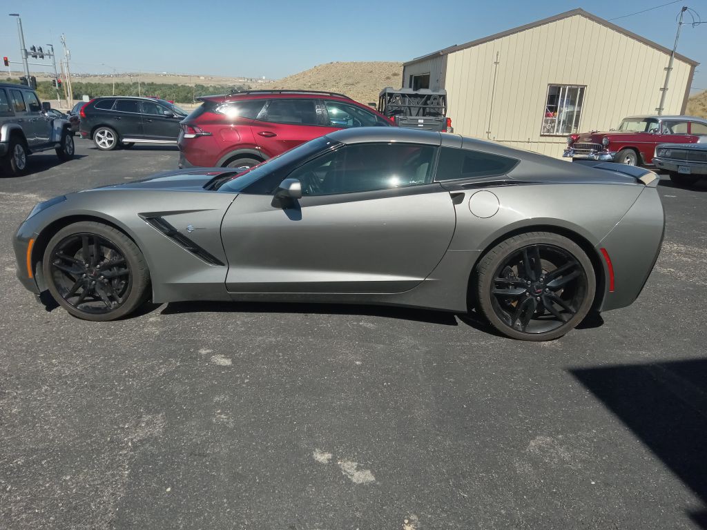 2016 Chevrolet Corvette Image 2