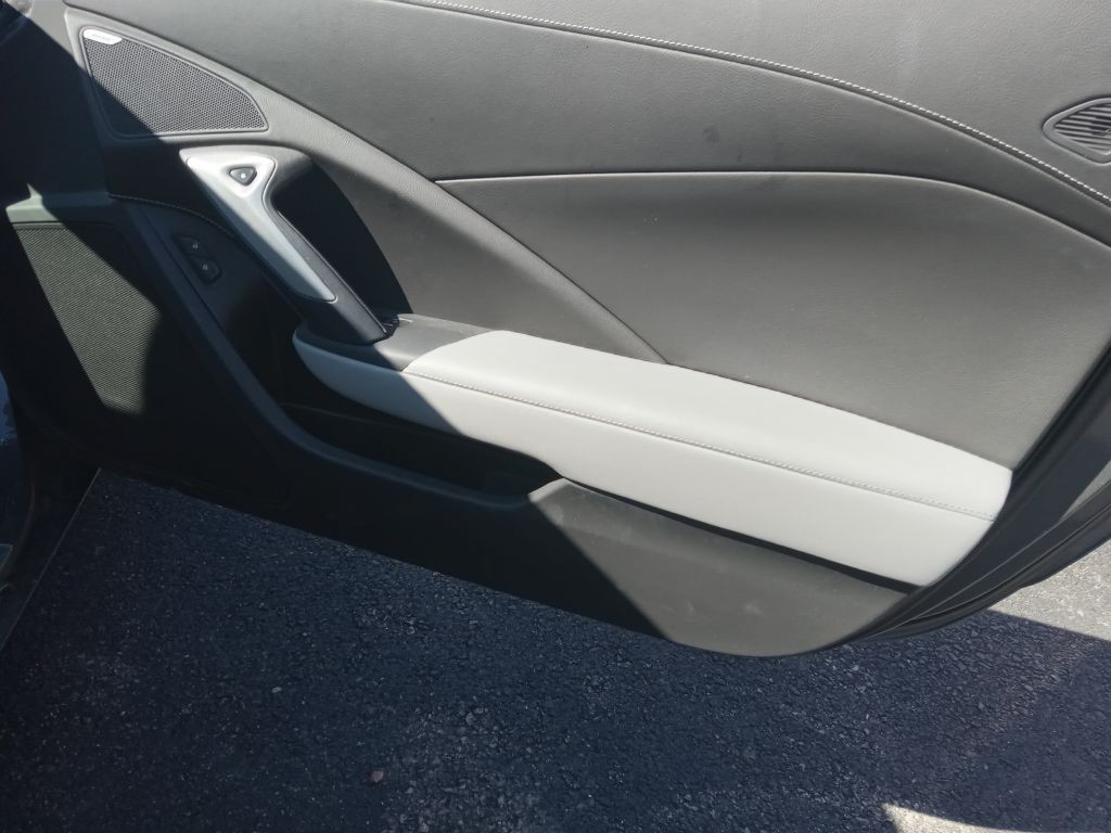 2016 Chevrolet Corvette Image 13