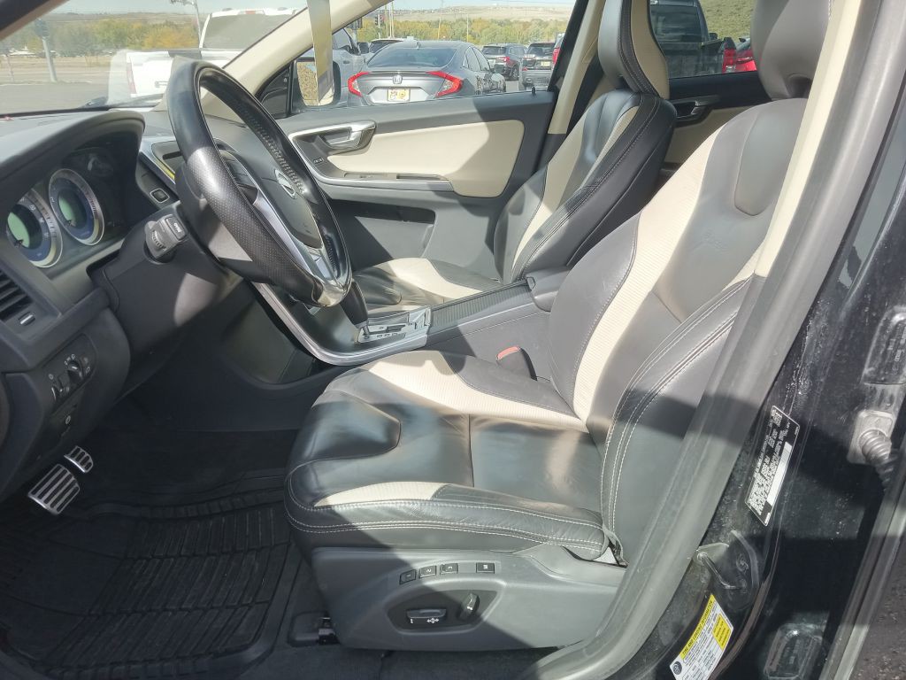 2012 Volvo XC60 Image 12