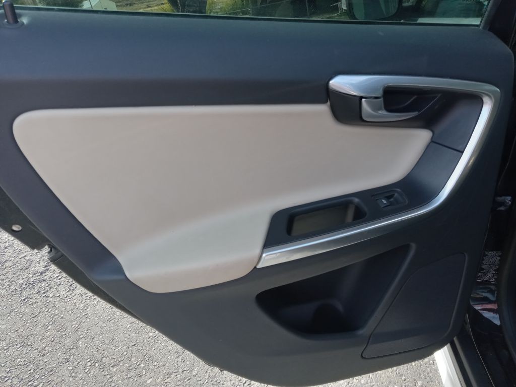 2012 Volvo XC60 Image 13