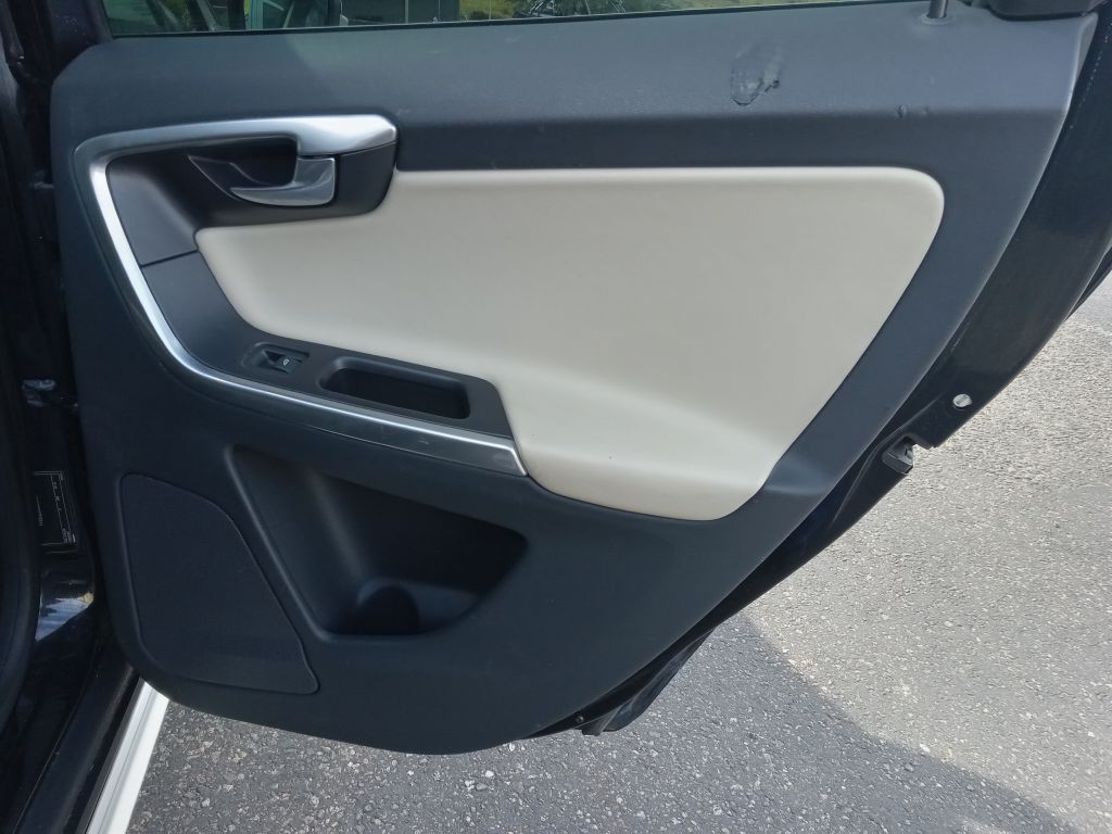 2012 Volvo XC60 Image 18