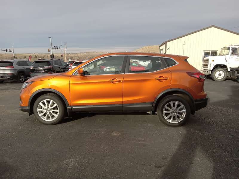 2021 Nissan Rogue Image 2