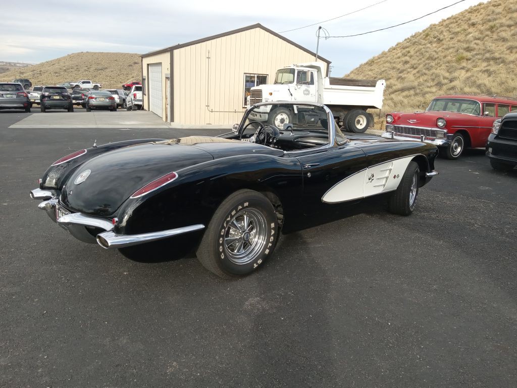 1959 Chevrolet Corvette Image 3