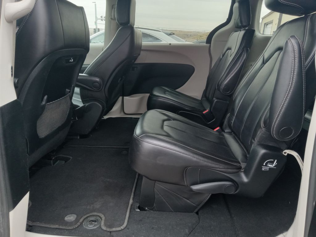 2023 Chrysler Pacifica Image 11