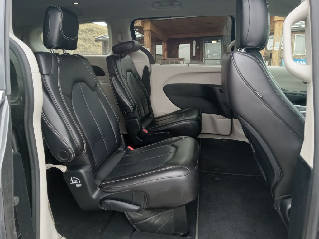 2023 Chrysler Pacifica Image 19