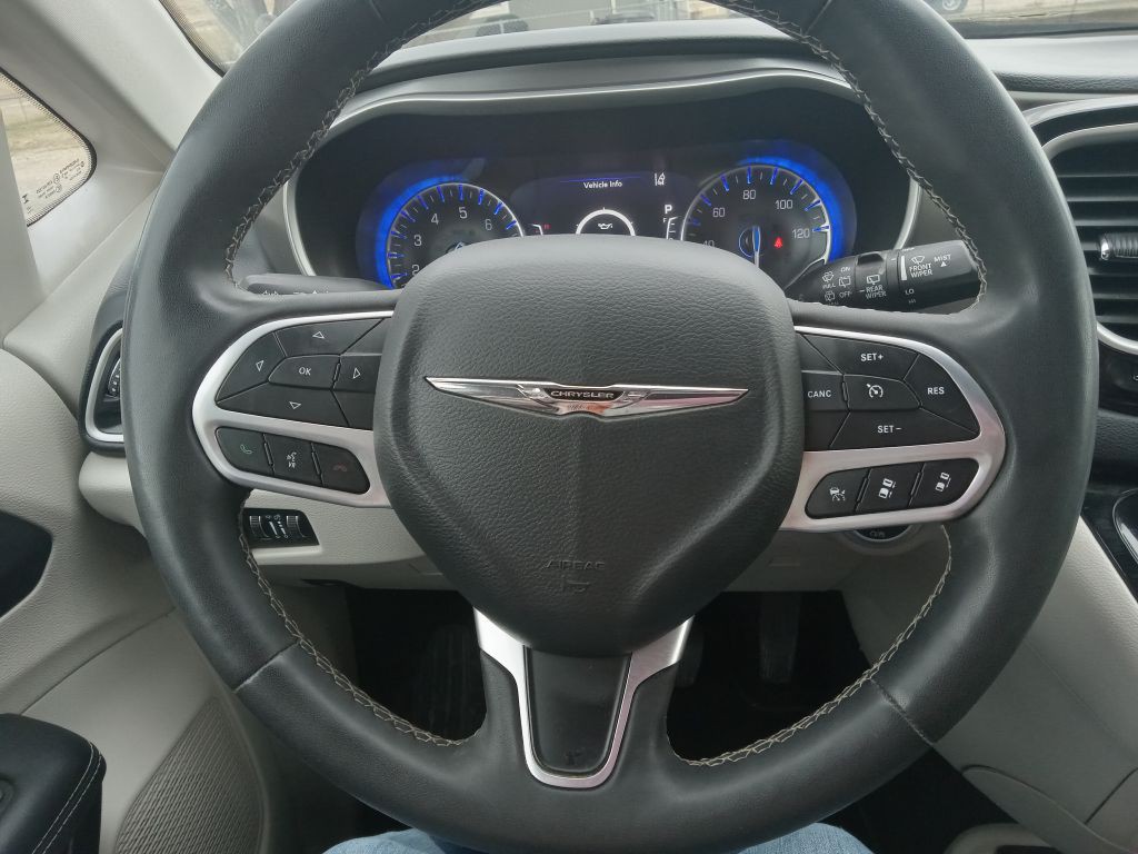 2023 Chrysler Pacifica Image 25