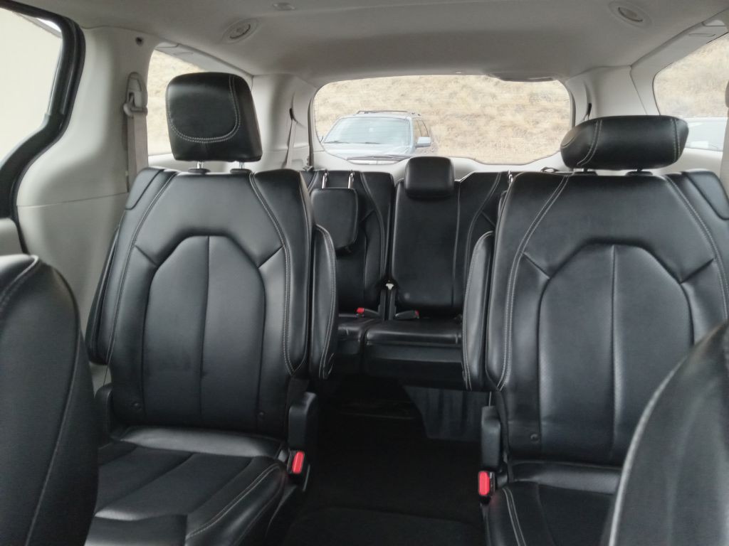 2023 Chrysler Pacifica Image 30