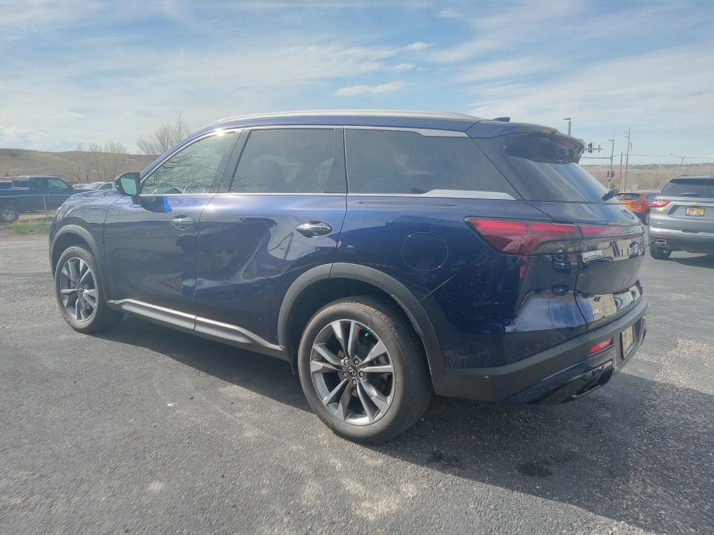 2023 INFINITI QX60 Image 3
