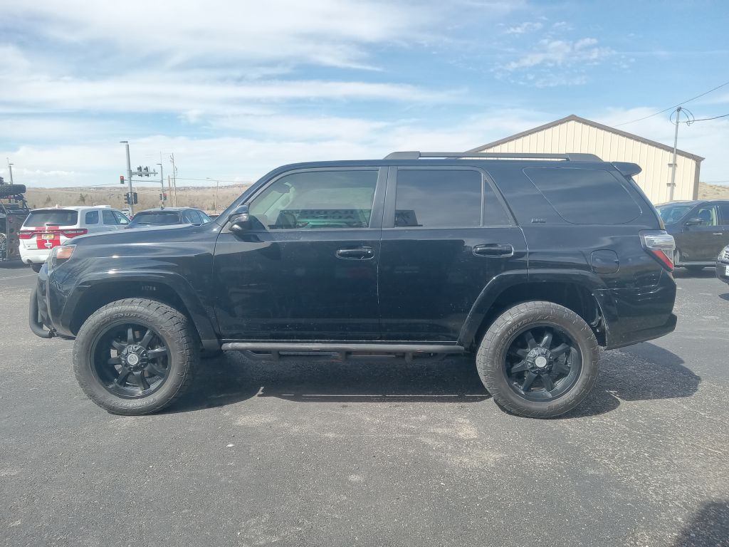 2018 Toyota 4Runner Image 2