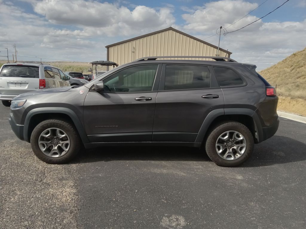 2019 Jeep Cherokee Image 2