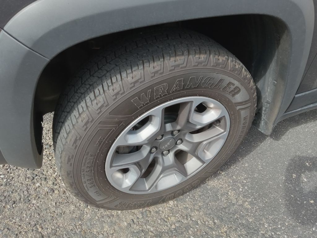 2019 Jeep Cherokee Image 10