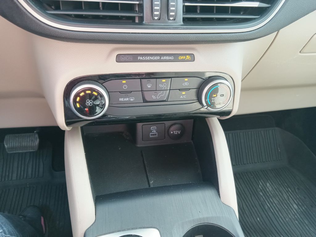 2022 Ford Escape Image 25