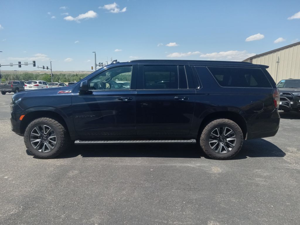 2023 Chevrolet Suburban Image 2