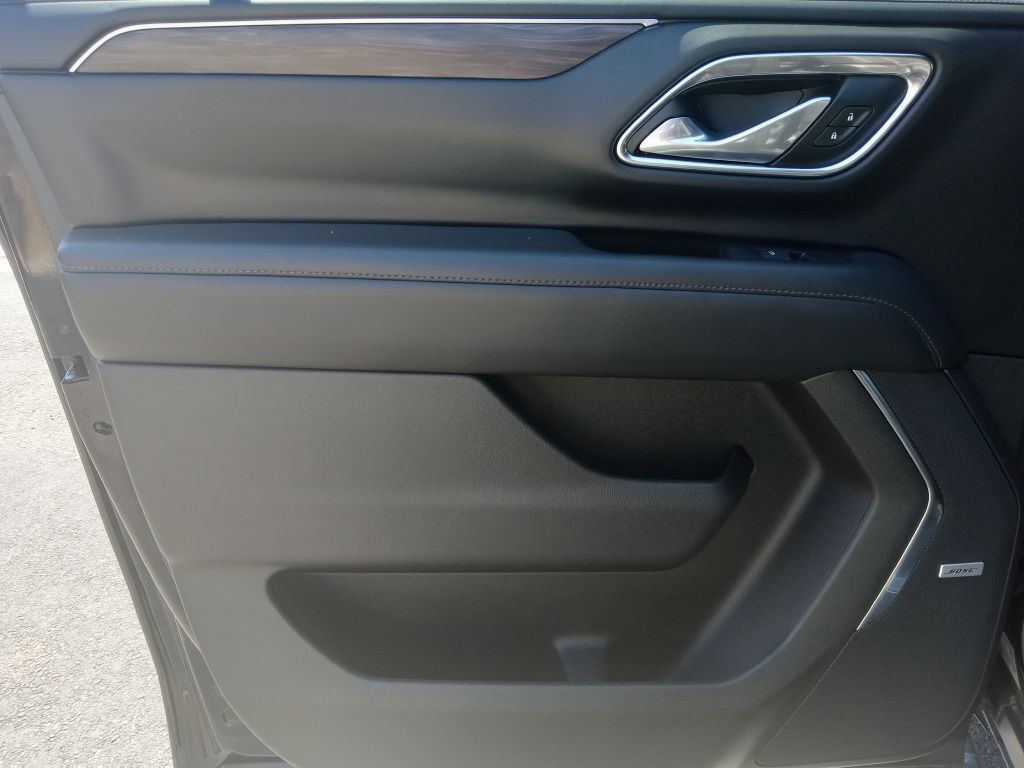 2023 Chevrolet Suburban Image 13