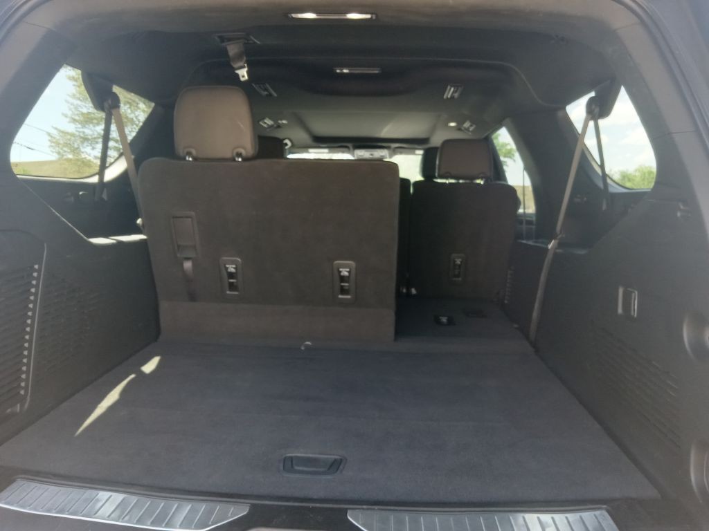 2023 Chevrolet Suburban Image 18