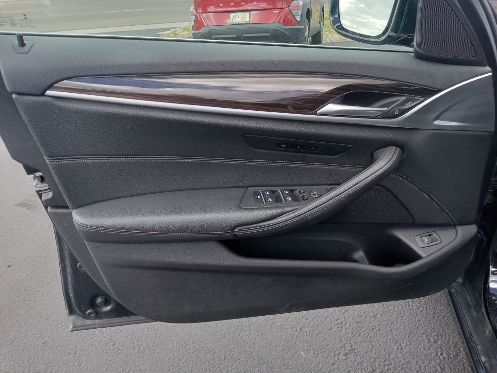 2019 BMW 5 Series Image 11