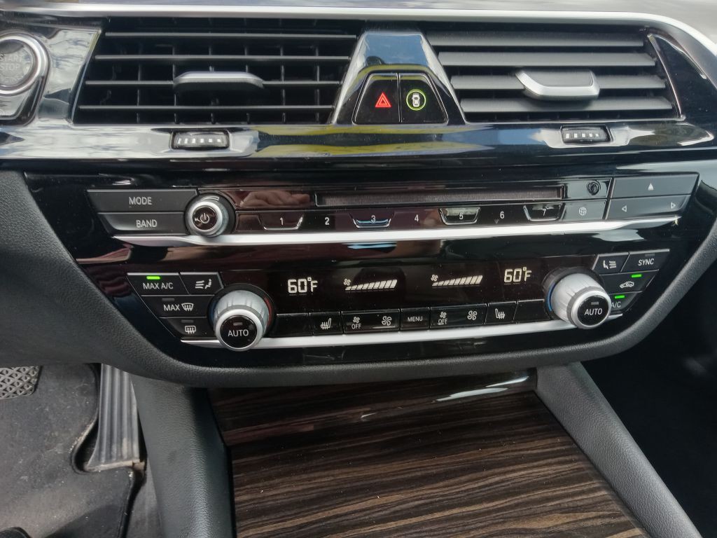2019 BMW 5 Series Image 25