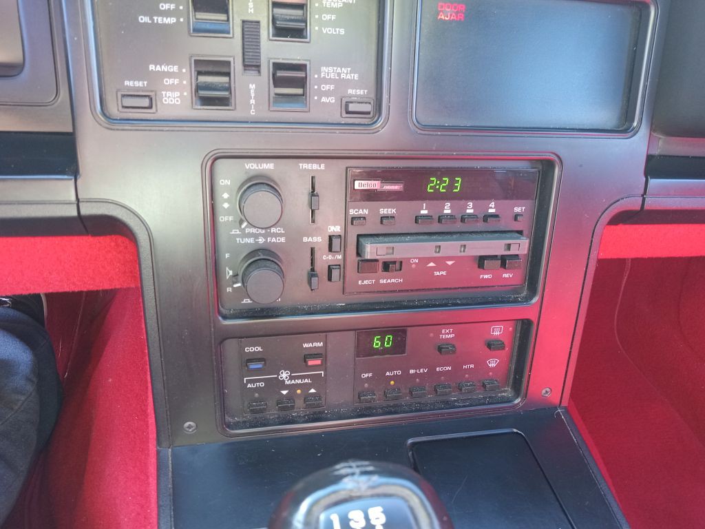 1989 Chevrolet Corvette Image 25