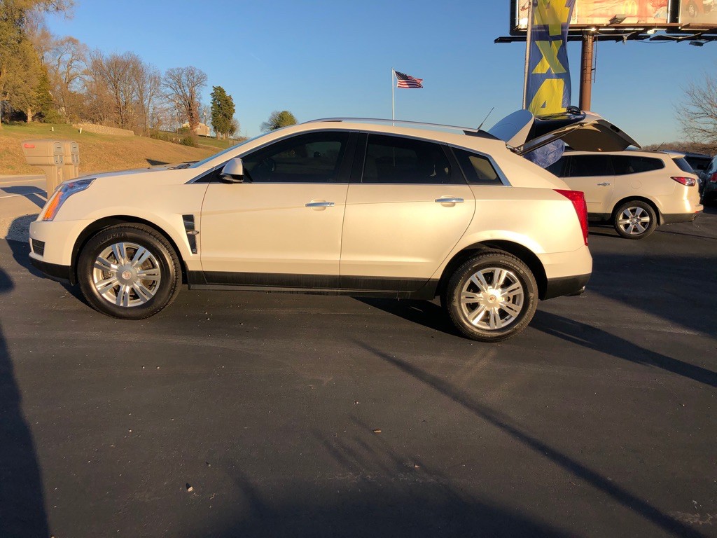 2010 Cadillac SRX Image 2