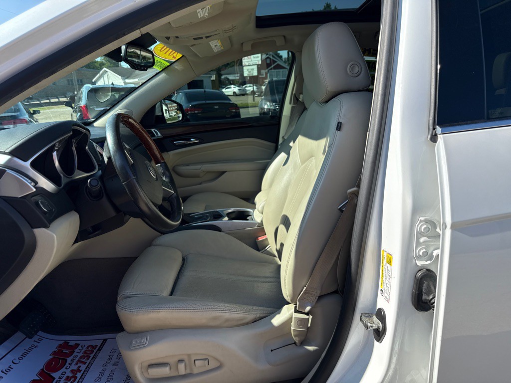 2010 Cadillac SRX Image 23