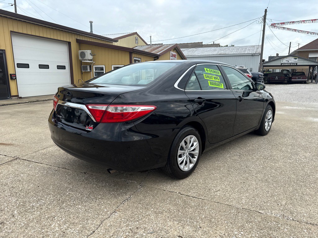 2017 Toyota Camry Image 5