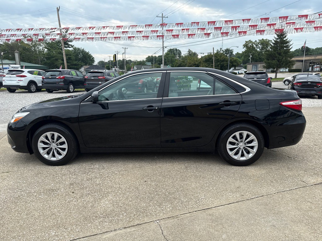 2017 Toyota Camry Image 8