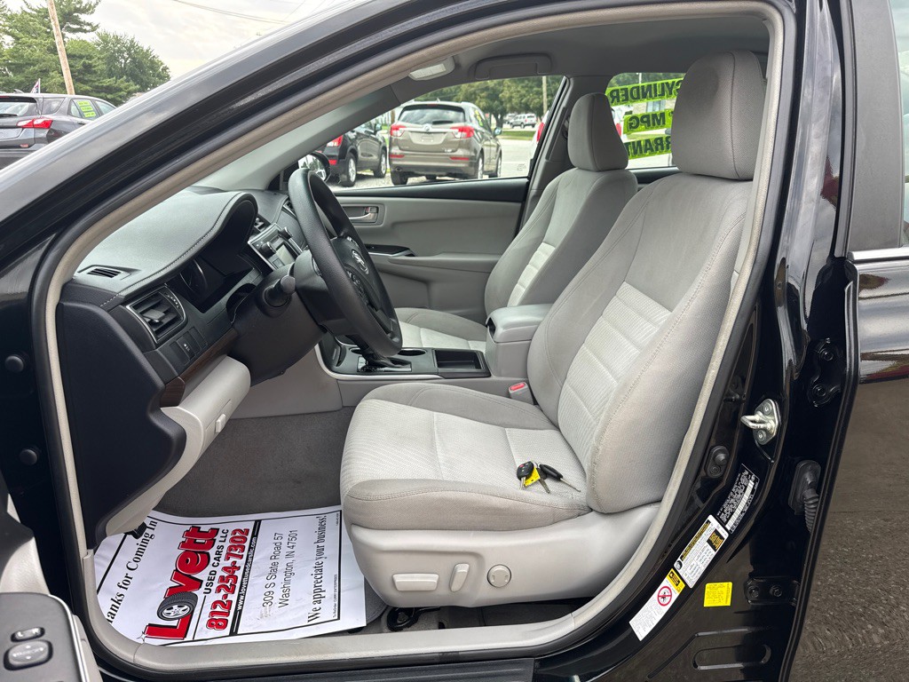 2017 Toyota Camry Image 11