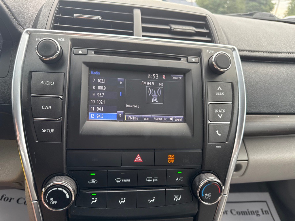 2017 Toyota Camry Image 15
