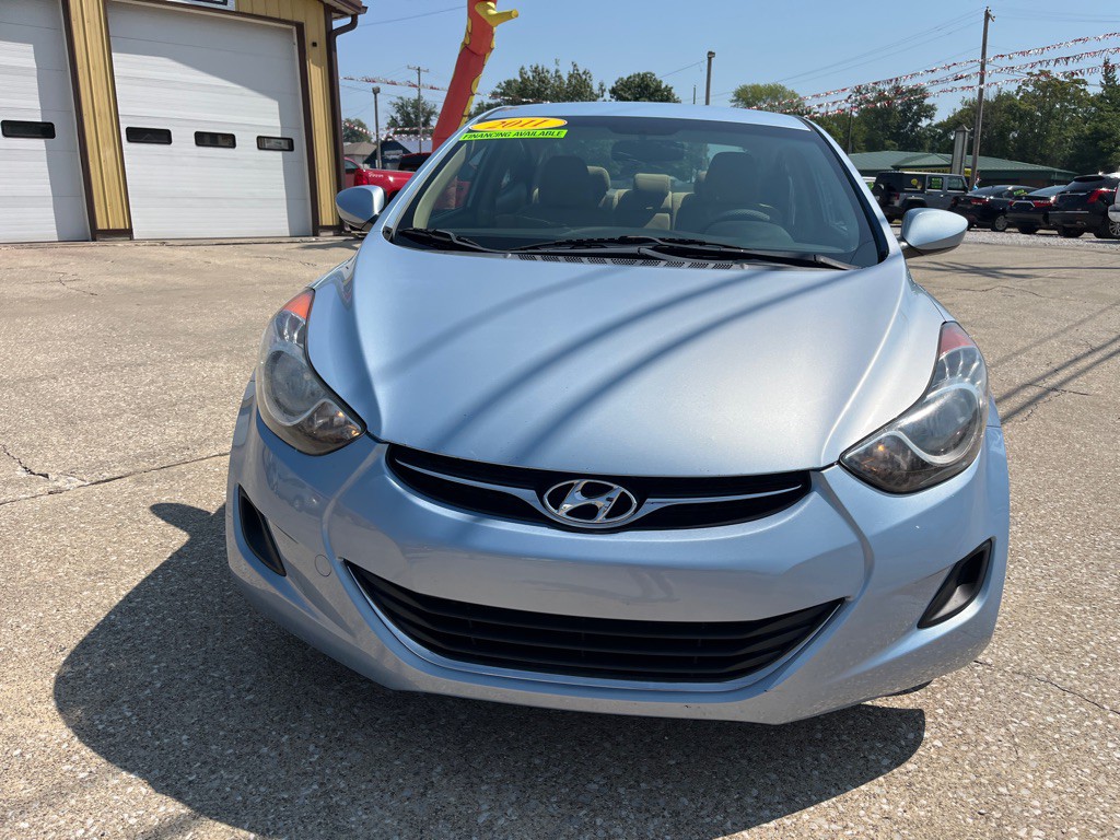2011 Hyundai Elantra Image 2