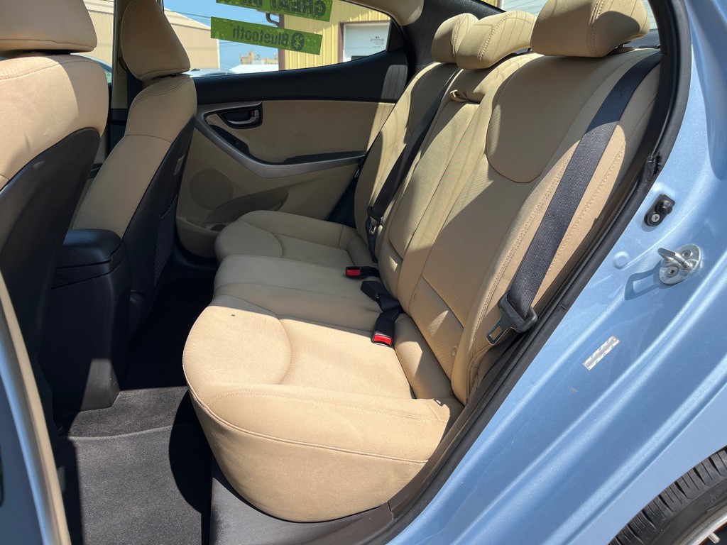 2011 Hyundai Elantra Image 9