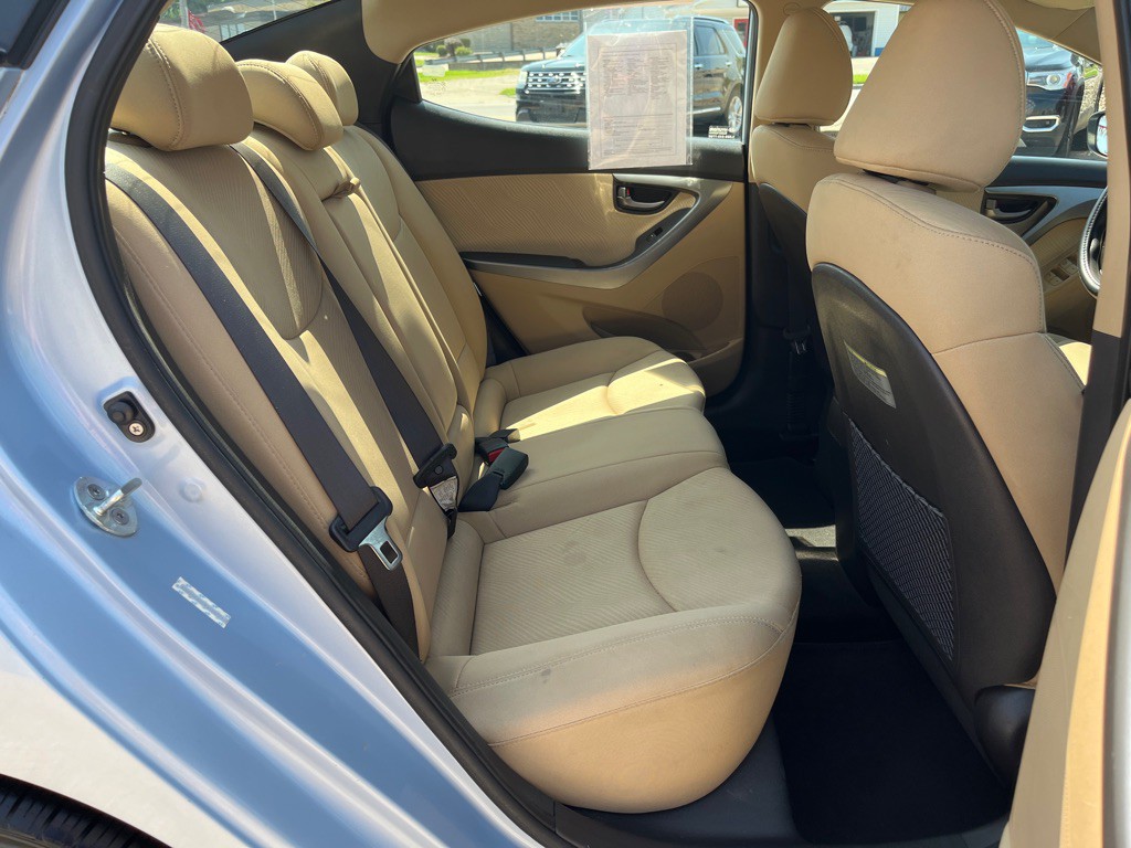 2011 Hyundai Elantra Image 11