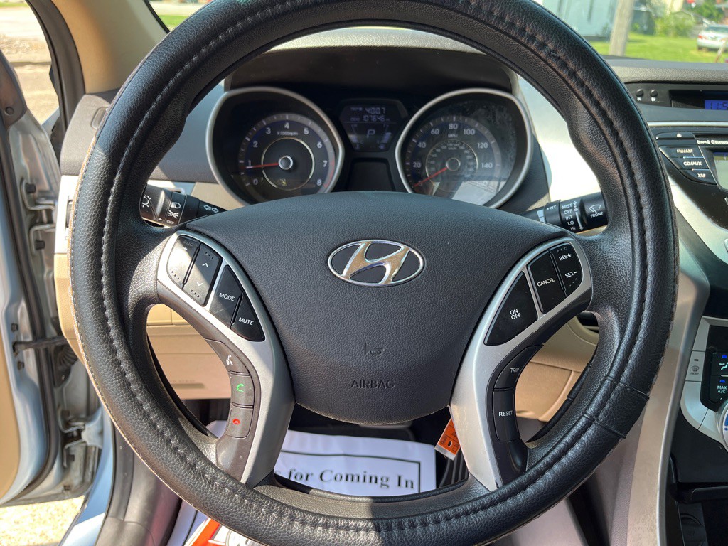 2011 Hyundai Elantra Image 15
