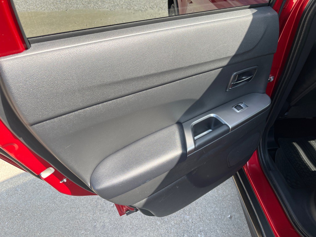 2018 Mitsubishi Outlander Image 16