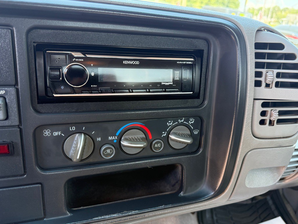1995 GMC Sierra Image 7
