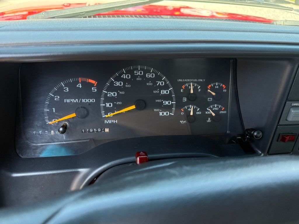 1995 GMC Sierra Image 8