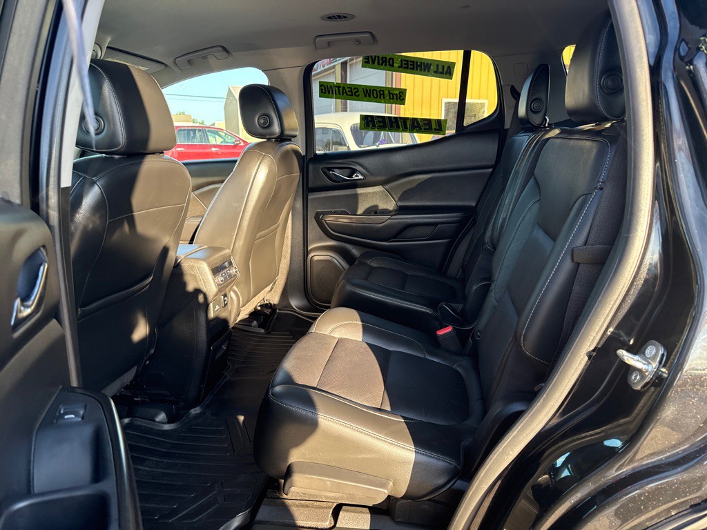 2017 GMC Acadia Image 9
