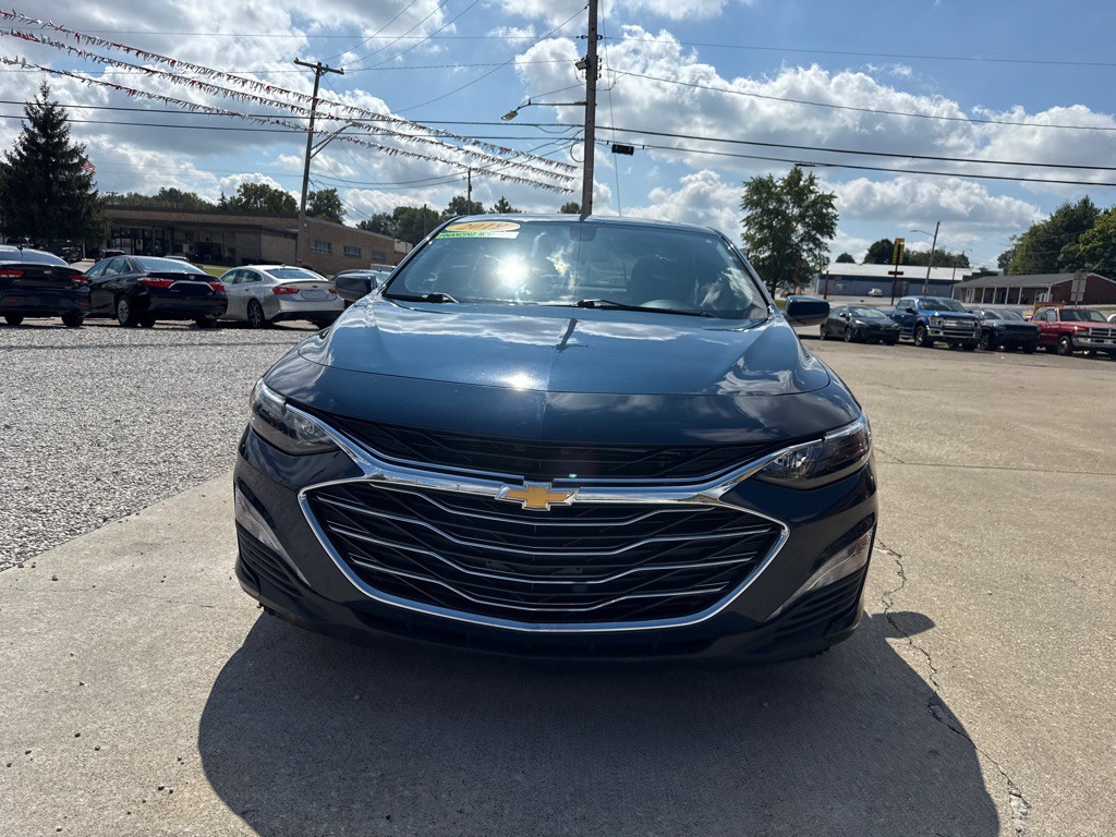 2019 Chevrolet Malibu Image 2