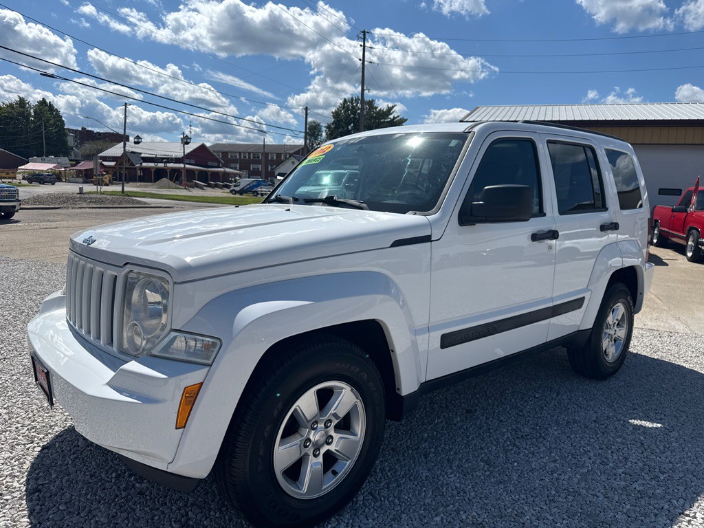 2012 Jeep Liberty Image 1