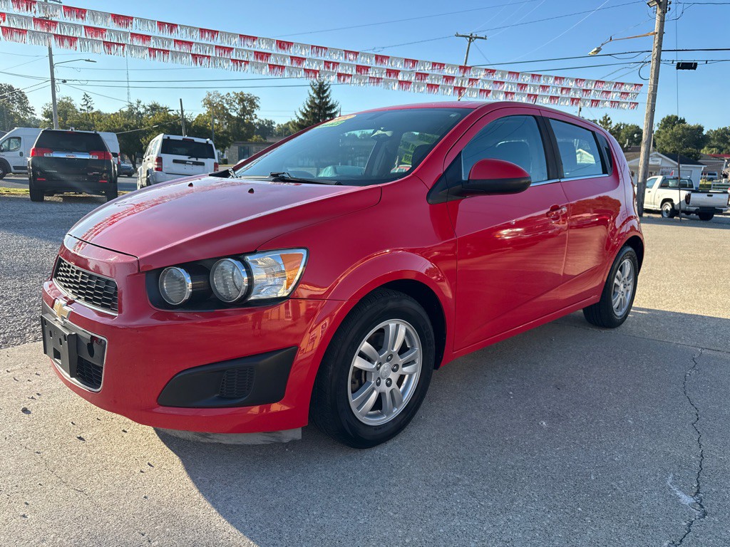 2015 Chevrolet Sonic Image 1