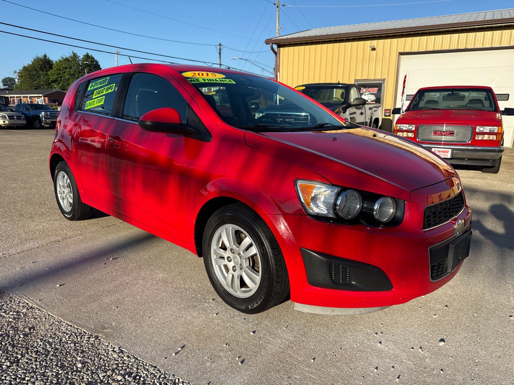 2015 Chevrolet Sonic Image 3