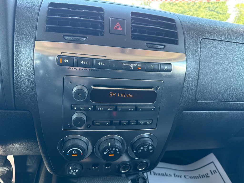2006 HUMMER H3 Image 19