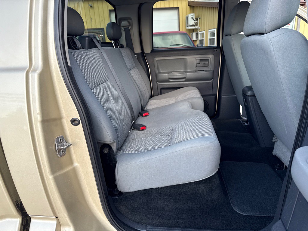 2011 Dodge Dakota Image 10