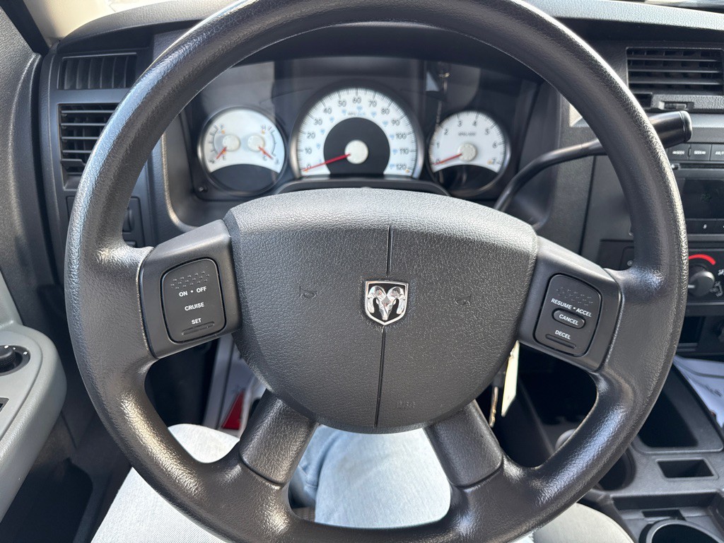 2011 Dodge Dakota Image 16