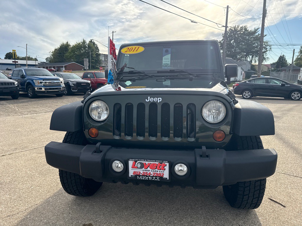 2011 Jeep Wrangler Unlimited Image 2