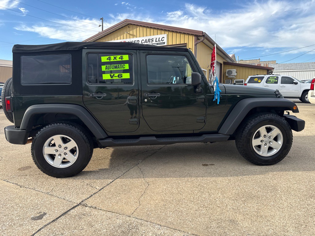 2011 Jeep Wrangler Unlimited Image 3