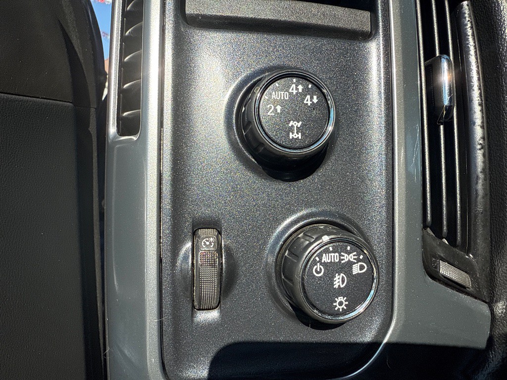 2015 Chevrolet Silverado 1500 Image 18