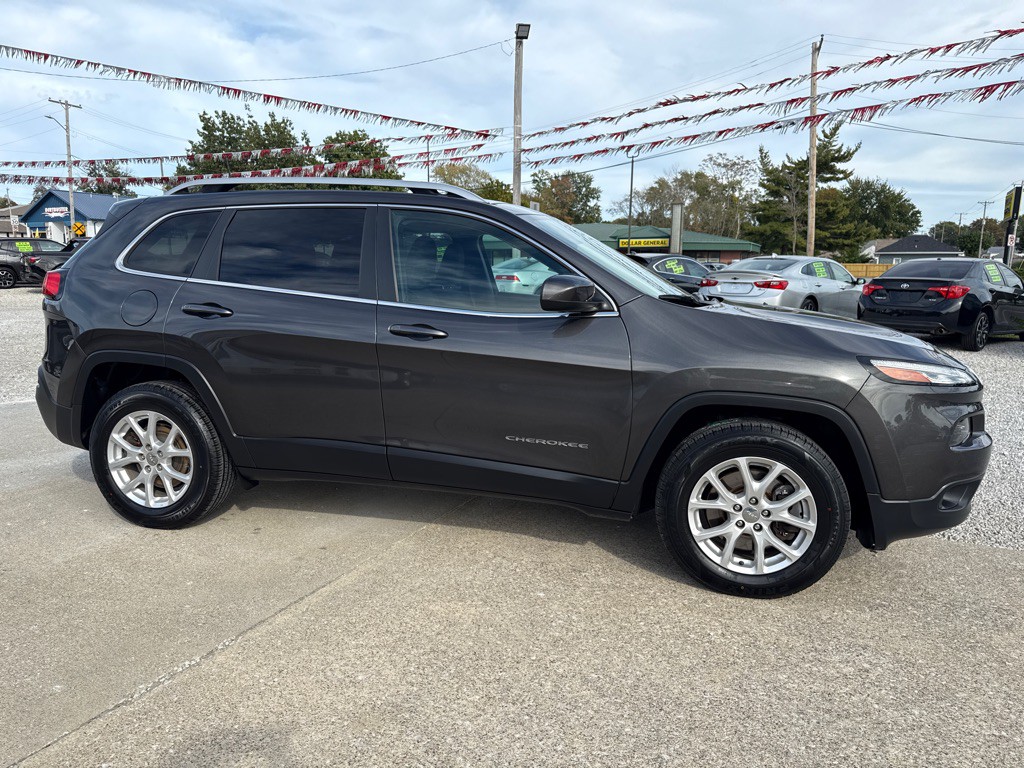 2017 Jeep Cherokee Image 4